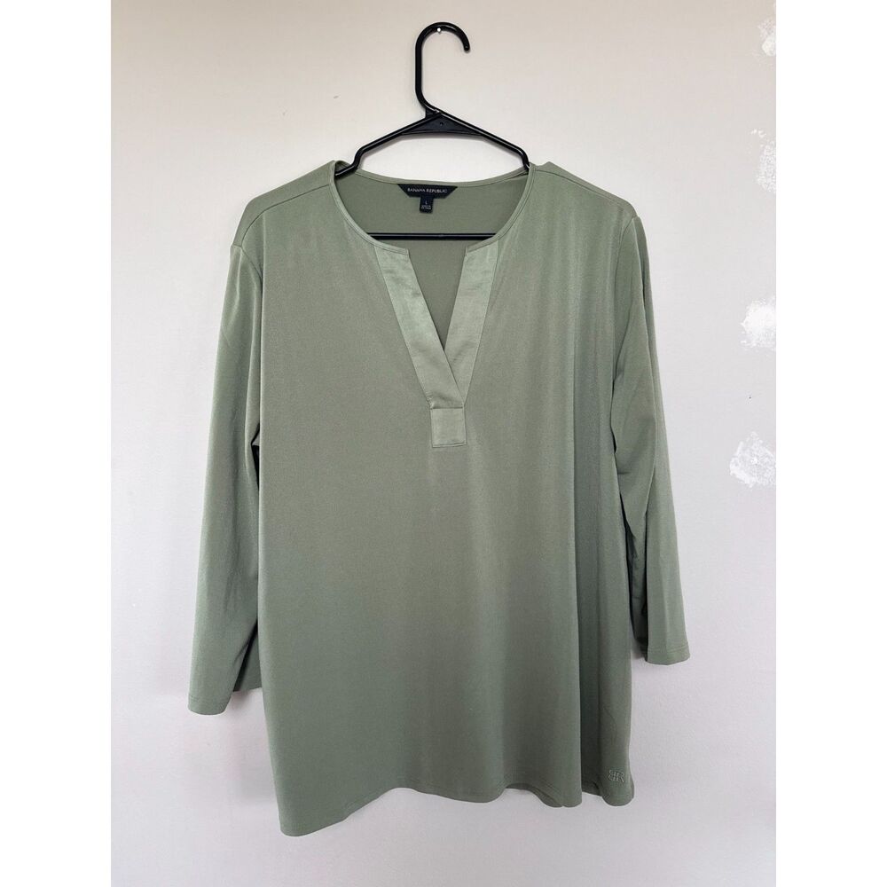 Banana Republic Sage Green Satin Trim Split Neck 3/4 Sleeve Top - Size Large